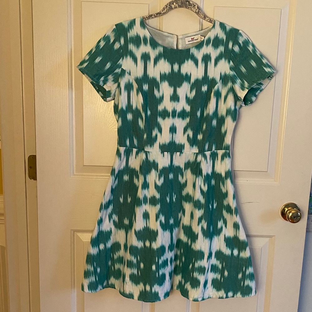 Vineyard vines green and white dress